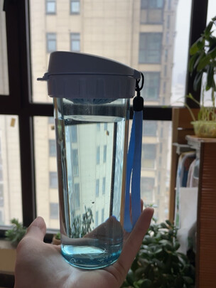 运动水杯