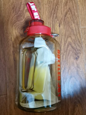 运动水杯