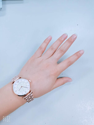 手表|外观展示阿玛尼满天星手表好不好用？讲讲体验真相？