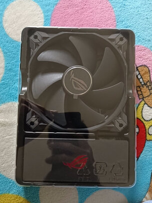 %title插图%num 华硕 ASUS ROG STRIX 风神XF120风扇 (黑色12cm机箱散热风扇/磁悬浮轴/CPU风扇/冷排散热/4pin PWM/5年换新)