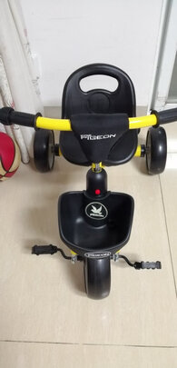 儿童三轮车