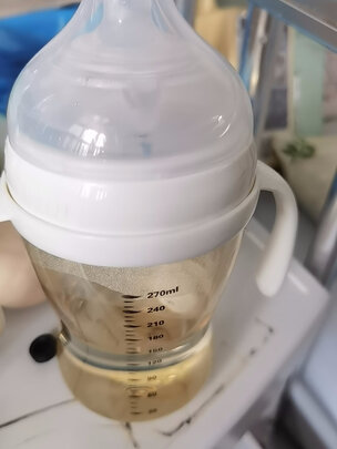 婴儿学饮杯