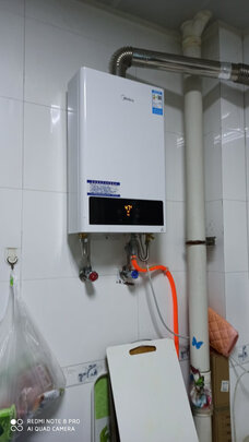 质量揭秘美的燃气热水器JSQ22-12HWF使用一个月后看真相，深度剖析测评？