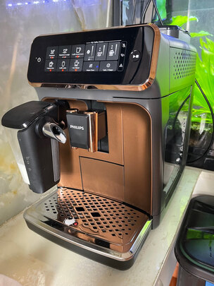 %title插图%num 飞利浦(PHILIPS)咖啡机 家用意式全自动现磨咖啡机 Lattego奶泡系统 5 种咖啡口味 EP3146/82