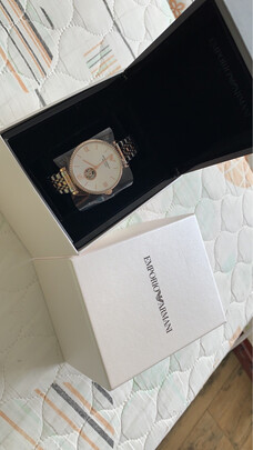 手表|外观展示阿玛尼满天星手表好不好用？讲讲体验真相？