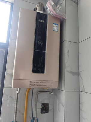 万家乐JSQ30-16D10S热水器|独家剖析万家乐和海尔电热水器到底哪款比较好？区别差距大吗？