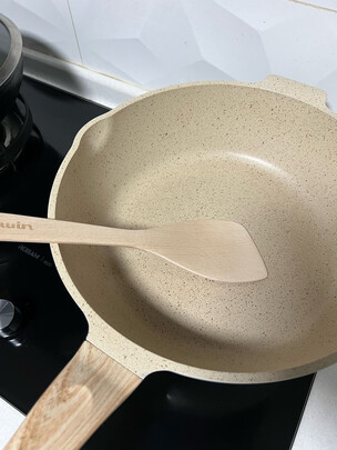 麦饭石不粘锅