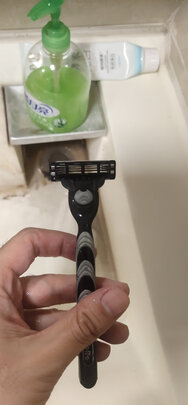 刮胡刀