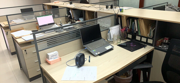 中伟办公桌|中伟办公桌怎么样上手一周说讲感受