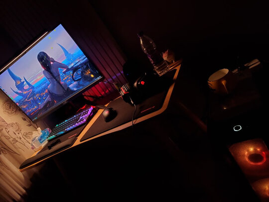 华硕 玩家国度ROG 27英寸电竞显示器 游戏 2K Fast IPS 1ms灰阶 超频170Hz G-SYNC兼容 HDR400 XG279Q绝杀