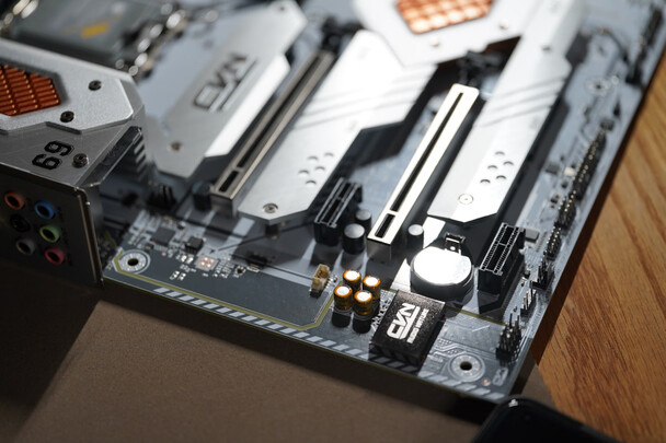 七彩虹CVN|七彩虹CVN Z690 GAMING FROZEN V21主板独家揭秘评测真相,不看后悔!