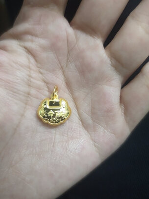 黄金吊坠