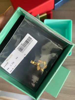黄金吊坠