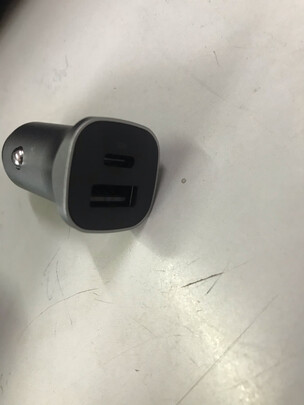 车载充电器