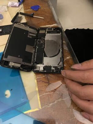 倍思iPhone7苹果电池拆机工具对比品胜手机拆机工具包 胶袋装究竟区别大不大？哪个电压更加稳定，哪个功能齐全？