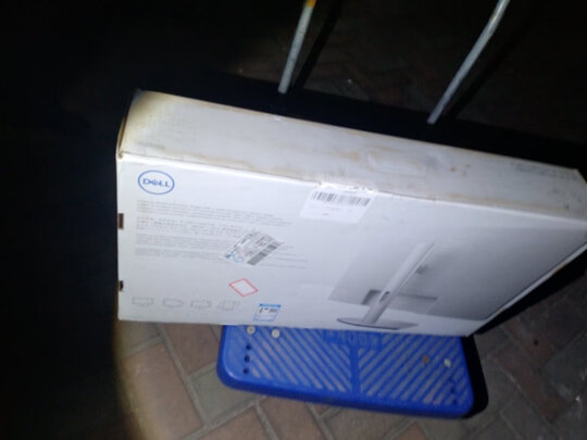 戴尔（DELL）4K 27英寸 IPS Type-C口65W反向充电 低蓝光 内置音箱 FreeSync 旋转升降  电脑显示器 S2722QC