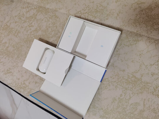 %title插图%num 荣耀(HONOR)FlyPods 3 无线耳机 蓝牙耳机 主动降噪 通话降噪 触控式操作 入耳式 音乐耳机 铃兰白