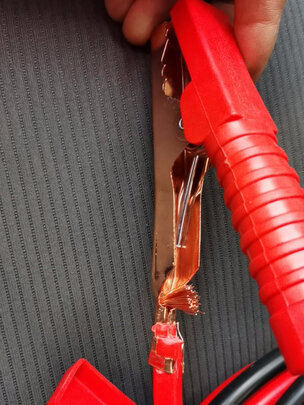 汽车搭电线