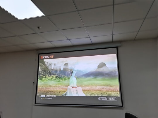明基e540投影仪和w112哪个好？区别大不大呢？