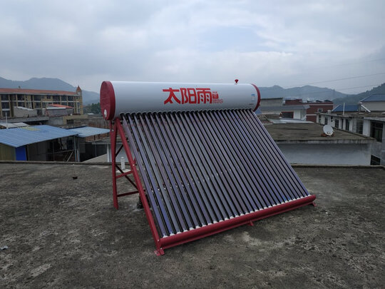 太阳能热水器|【今日头条】太阳雨和四季沐歌哪个质量好？太阳能热水器推荐下