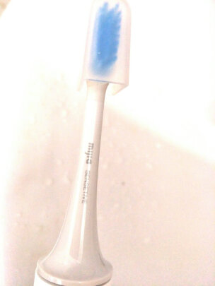 米家电动牙刷头（敏感型）3只装和超人RT710 蓝色款有本质区别吗，哪个使用比较方便？哪个多快好省 