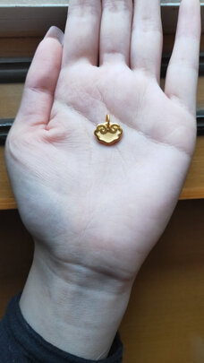 黄金吊坠