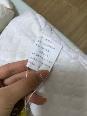 佳佰泰国天然乳胶按摩枕到底靠谱吗，弹性够不够高？完美百搭吗 