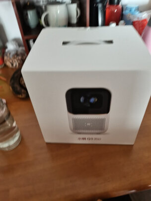 小明 Q1 Pro 投影仪家用 投影机 卧室超高清便携投影（全向自动校正  自动对焦  远场语音）