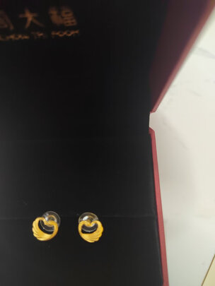 黄金耳钉