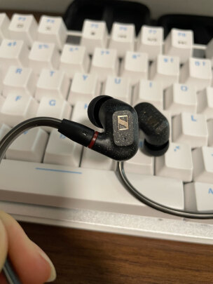 %title插图%num 森海塞尔(Sennheiser)IE600 高保真HiFi音乐耳机 非晶态锆外壳 可拆卸MMCX耳机线 有线入耳式耳机 金属色