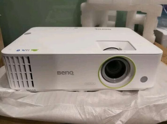 明基e540投影仪和w112哪个好？区别大不大呢？