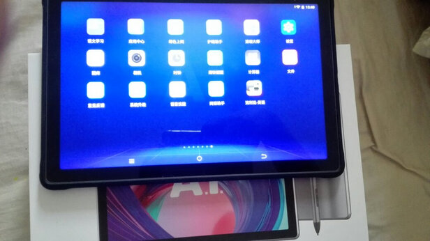 科大讯飞AI学习机Z1 4+128GB 10.5英寸 护眼平板电脑 学生平板 英语学习机平板 家教机 个性化精准学习
