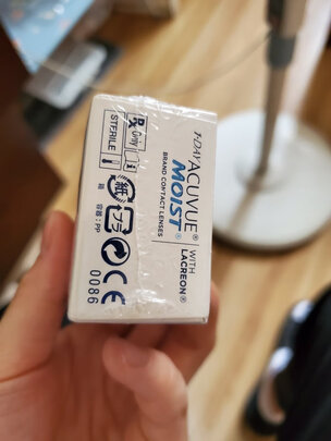 隐形眼镜