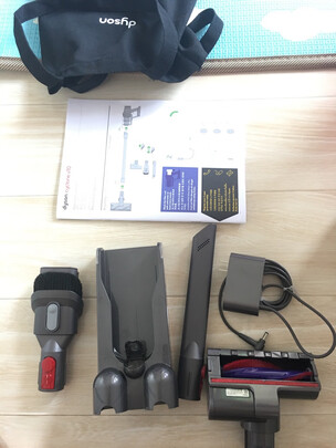 戴森吸尘器V10 Fluffy怎么样已经使用一周讲感受