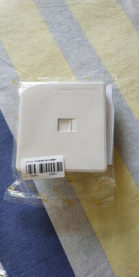 %title插图%num 公牛(BULL) 开关插座 G18系列 10A正五孔插座 86型面板G18Z223 纹理白 暗装