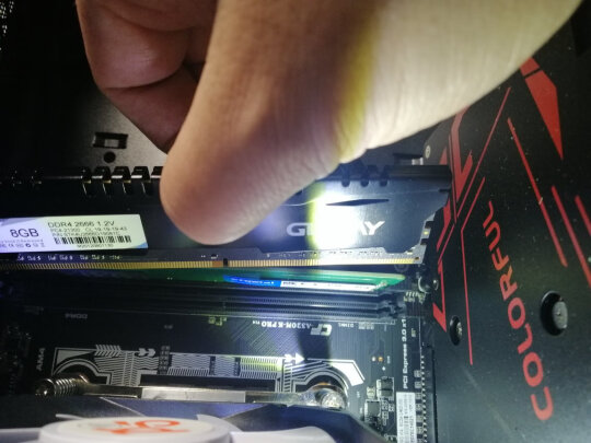 光威悍将DDR4 PC-8GB-2666MHz对比金百达DDR3 1600 8GB哪款更好？哪款颗粒好，哪个读取快捷？