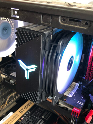 %title插图%num 乔思伯(JONSBO)CR-1000 塔式CPU散热器(七彩流光光效/4热管/温控风扇/支持多平台/附硅脂)