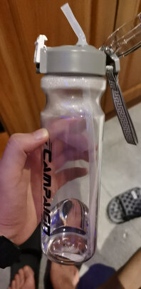 吸管水杯