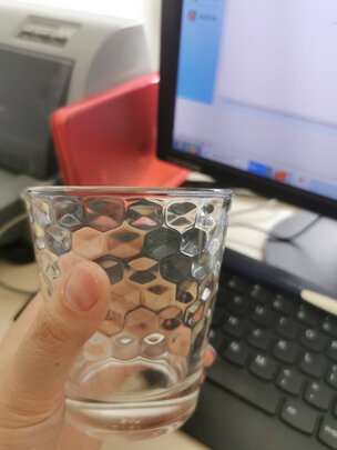 玻璃水杯