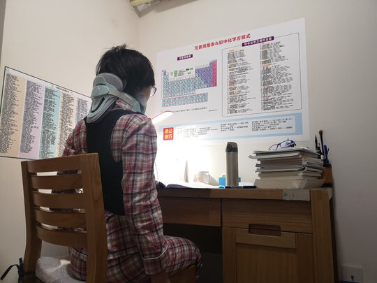 颈椎牵引器