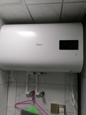 热水器|美的(Midea)出品华凌电热水器50升扁桶双胆储水式家用洗澡WiFi预约智能家电F50-22BT1 【美的扁桶BT1】WiFi智控/2200W到底怎么样，参数如何！