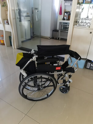 手动折叠轮椅