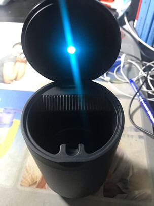 车载烟灰缸