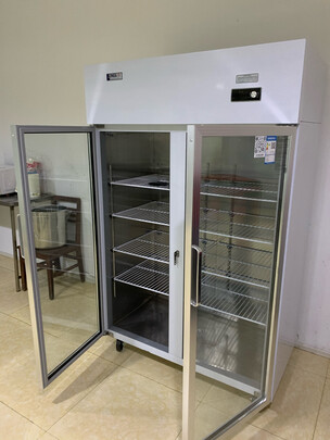 一:选购雪花展示柜建议