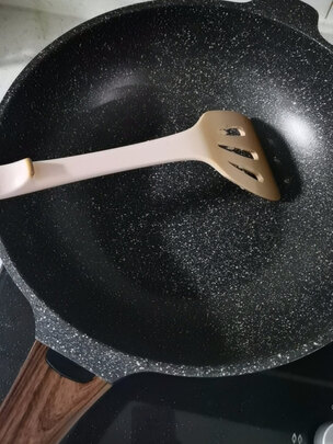 麦饭石不粘锅