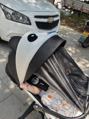 婴儿推车