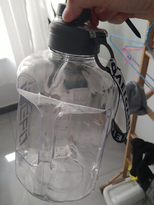 运动水杯