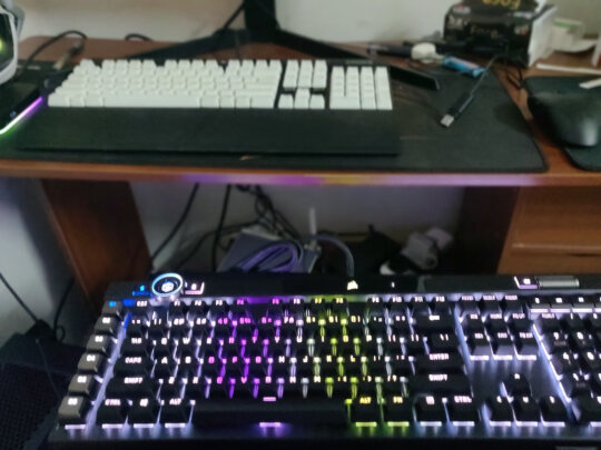 美商海盗船K100 RGB 光轴怎么样啊？手感够好吗？做工一流吗？