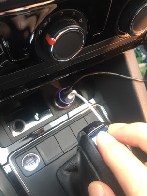 车载充电器