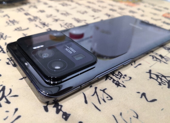 %title插图%num 小米11 Ultra 至尊 5G 骁龙888 2K AMOLED四曲面柔性屏 影像新物种 12GB+512GB 黑色 游戏手机
